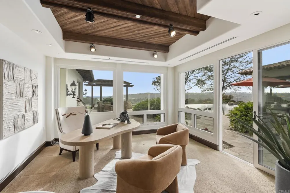 4704 El Mirar Rancho Santa Fe, CA 92067