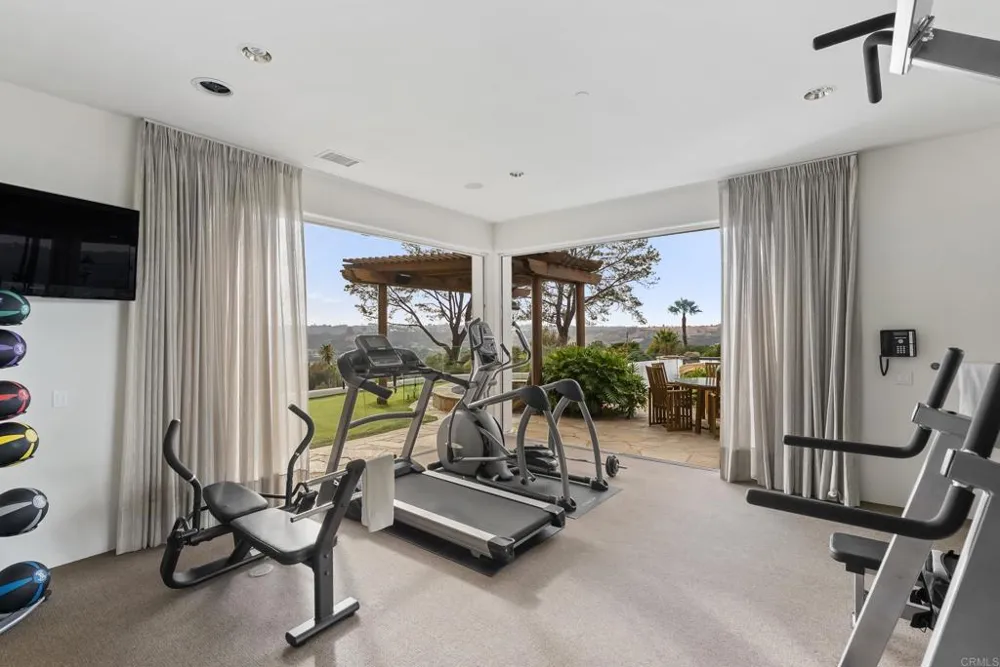 4704 El Mirar Rancho Santa Fe, CA 92067