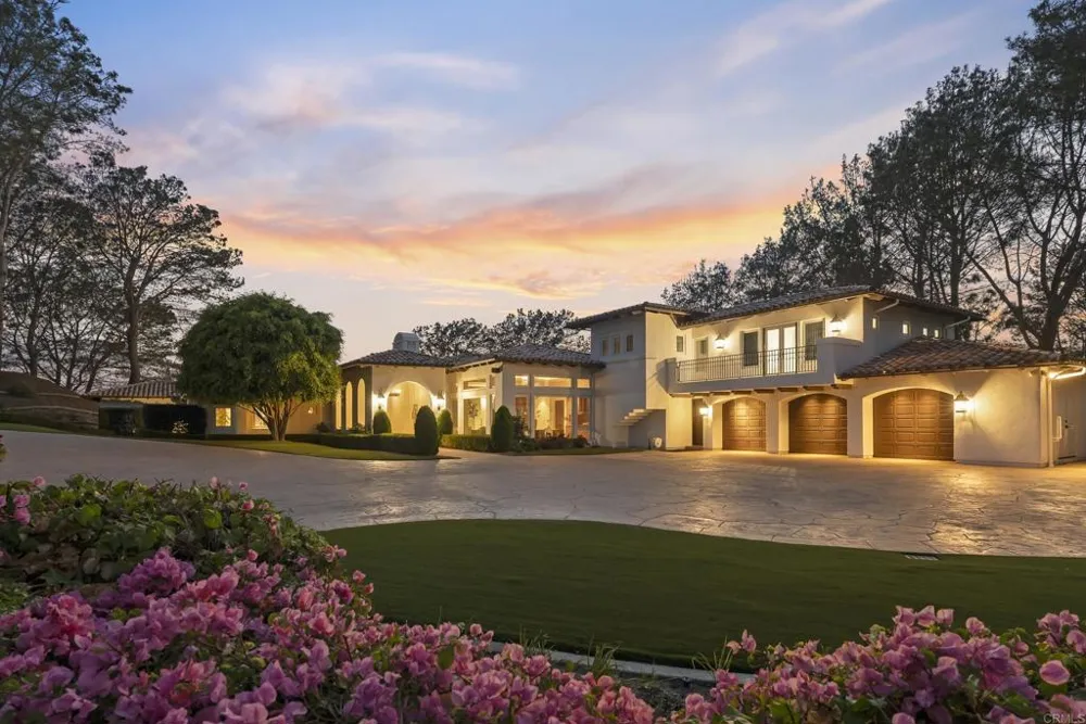 4704 El Mirar Rancho Santa Fe, CA 92067