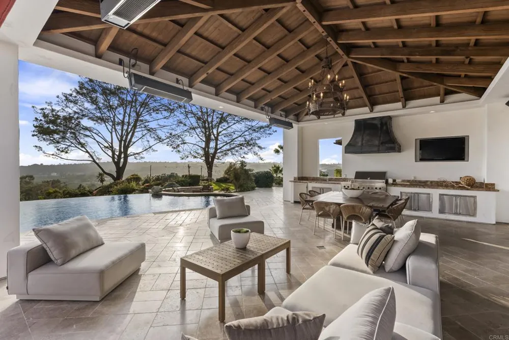 4704 El Mirar Rancho Santa Fe, CA 92067