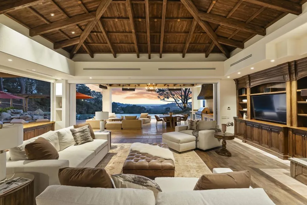4704 El Mirar Rancho Santa Fe, CA 92067