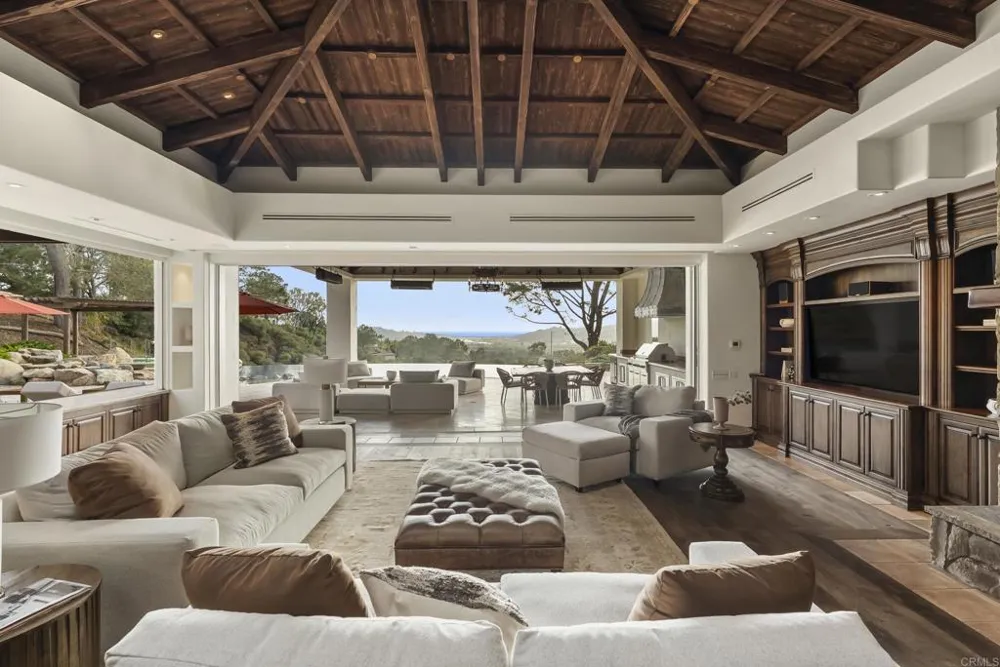 4704 El Mirar Rancho Santa Fe, CA 92067