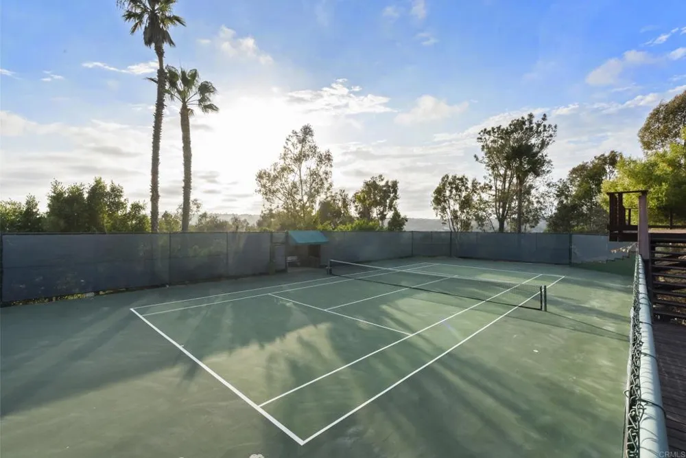 4704 El Mirar Rancho Santa Fe, CA 92067
