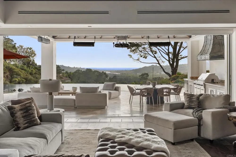 4704 El Mirar Rancho Santa Fe, CA 92067