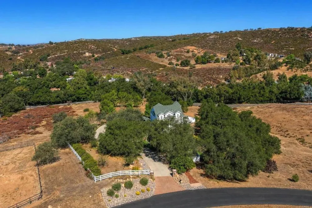 24665 Rancho Santa Teresa Drive Ramona, CA 92065