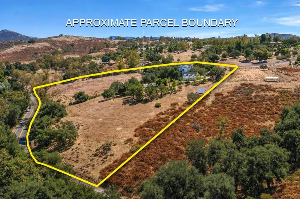 24665 Rancho Santa Teresa Drive Ramona, CA 92065