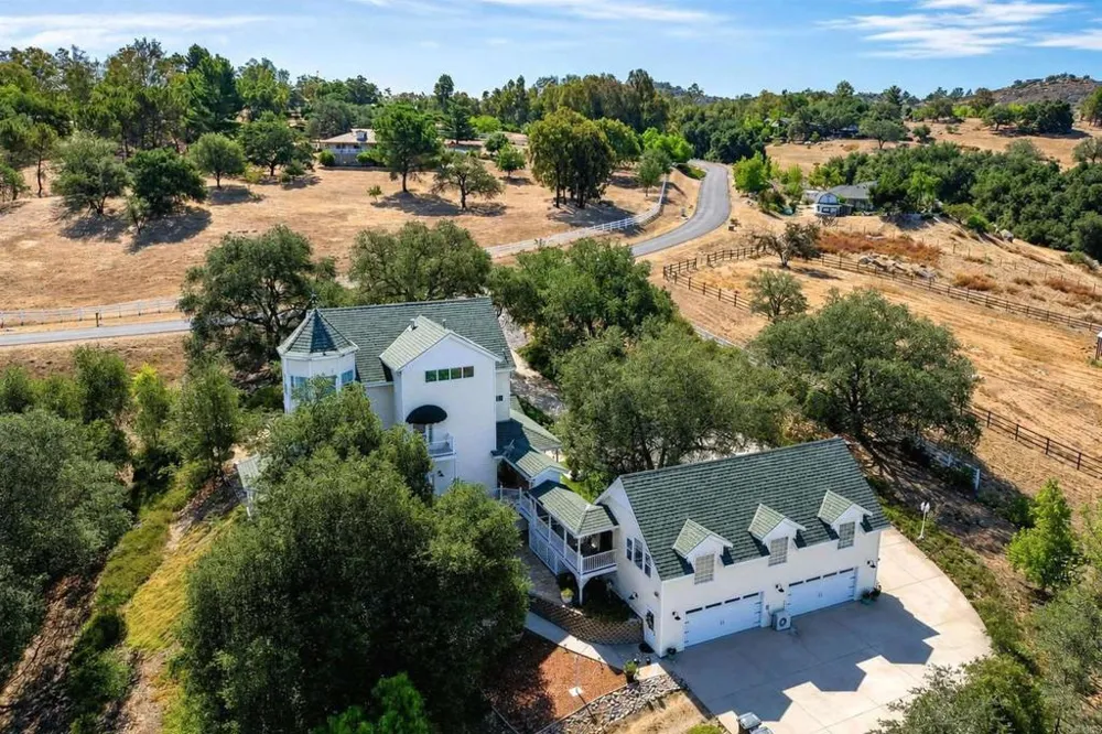 24665 Rancho Santa Teresa Drive Ramona, CA 92065