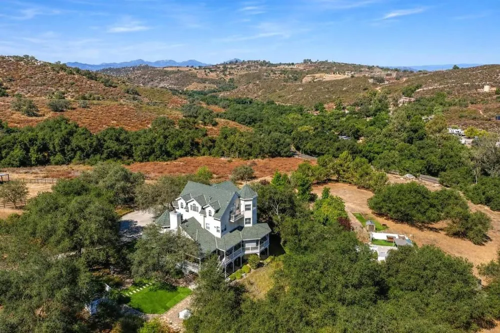 24665 Rancho Santa Teresa Drive Ramona, CA 92065