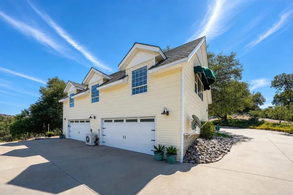 24665 Rancho Santa Teresa Drive Ramona, CA 92065