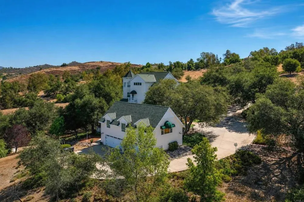 24665 Rancho Santa Teresa Drive Ramona, CA 92065