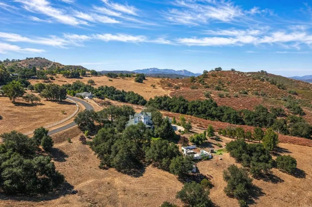 24665 Rancho Santa Teresa Drive Ramona, CA 92065