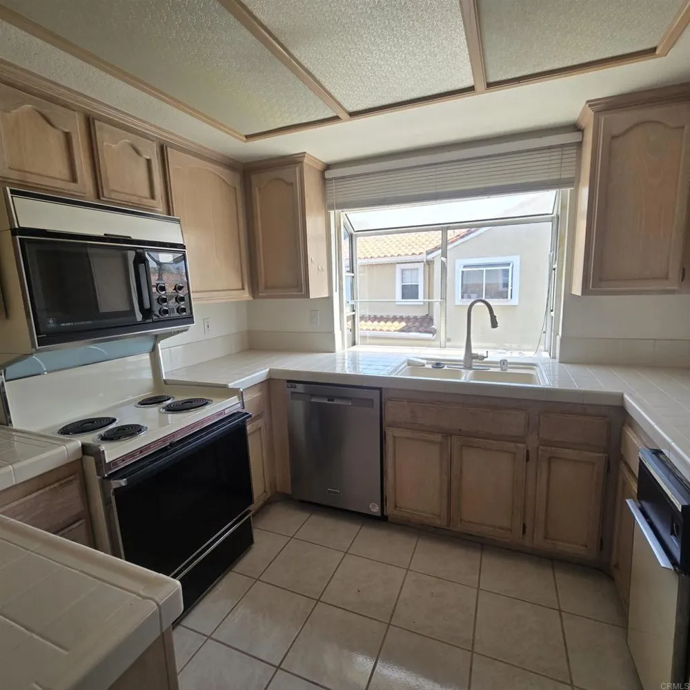 2313 Paseo Circulo Tustin, CA 92782