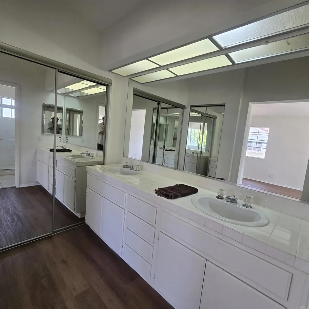 2313 Paseo Circulo Tustin, CA 92782