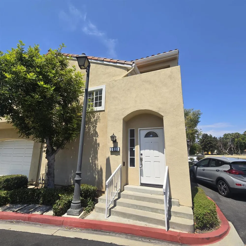 2313 Paseo Circulo Tustin, CA 92782