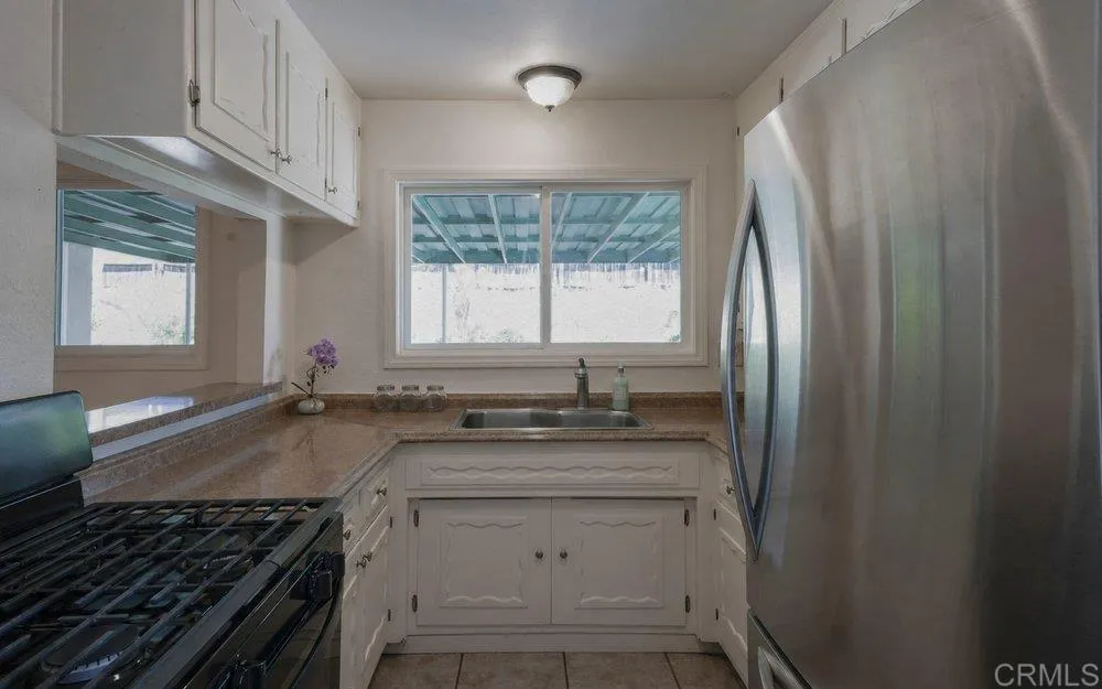 5174 Acuna Street San Diego, CA 92117
