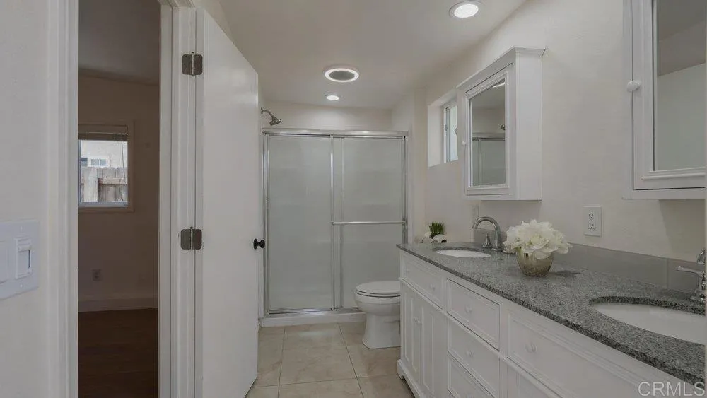 5174 Acuna Street San Diego, CA 92117