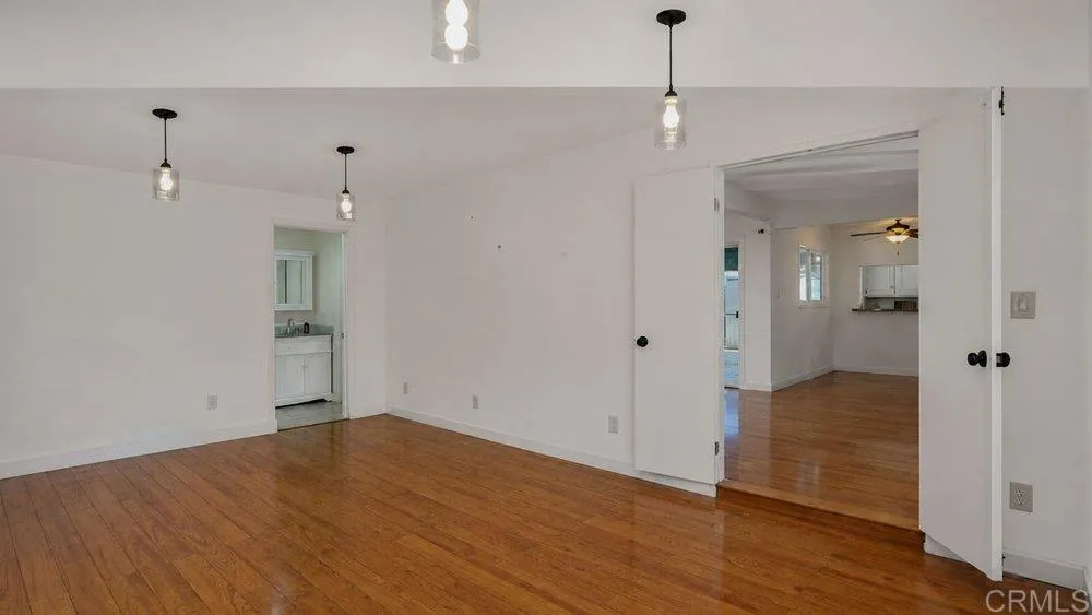 5174 Acuna Street San Diego, CA 92117
