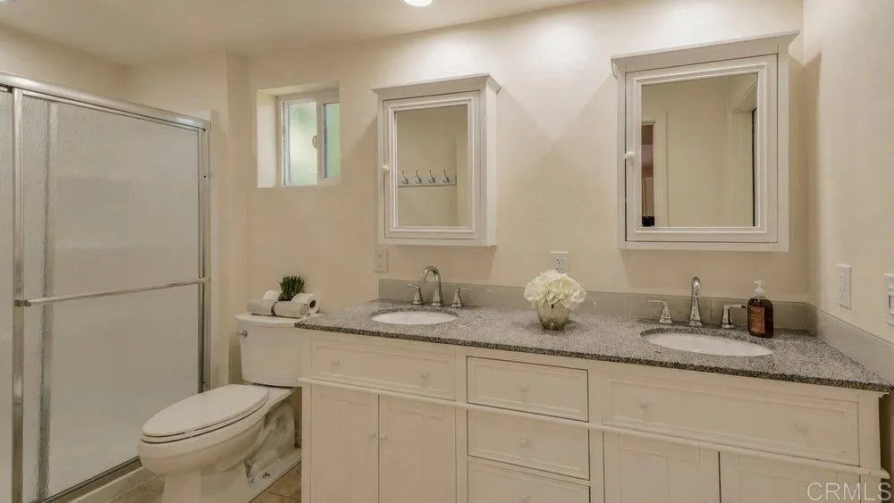 5174 Acuna Street San Diego, CA 92117