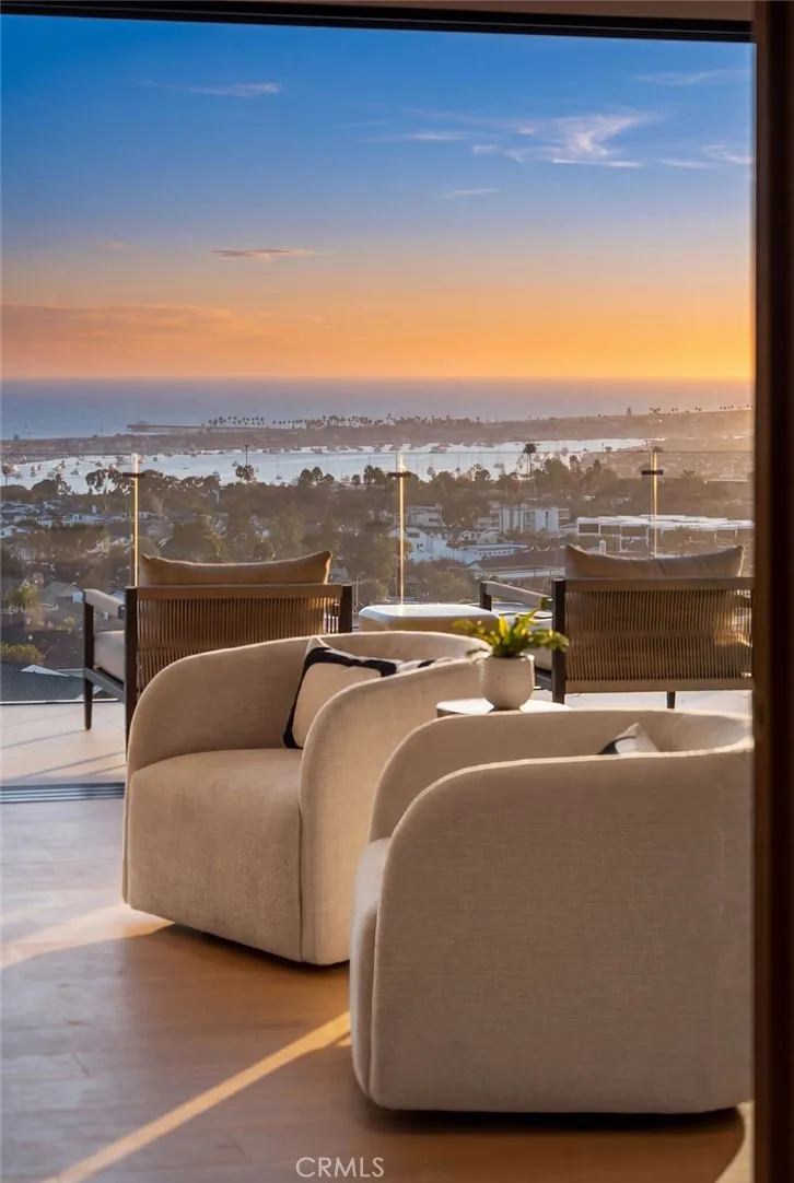 2711 Ebbtide Road Corona del Mar, CA 92625