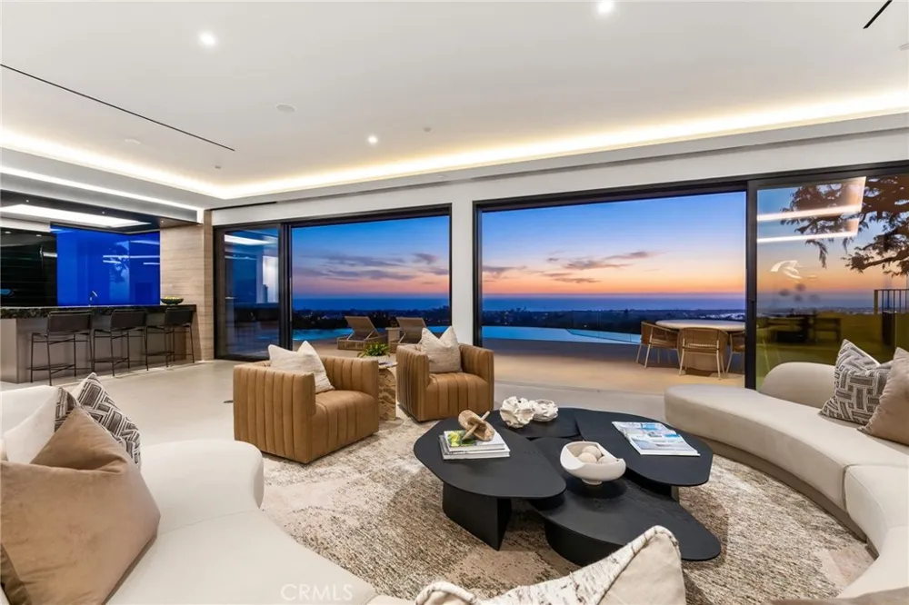 2711 Ebbtide Road Corona del Mar, CA 92625
