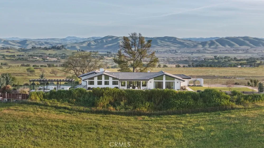 35 Wellsona Road Paso Robles, CA 93446
