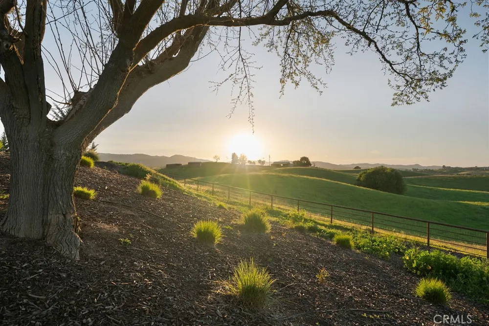 35 Wellsona Road Paso Robles, CA 93446