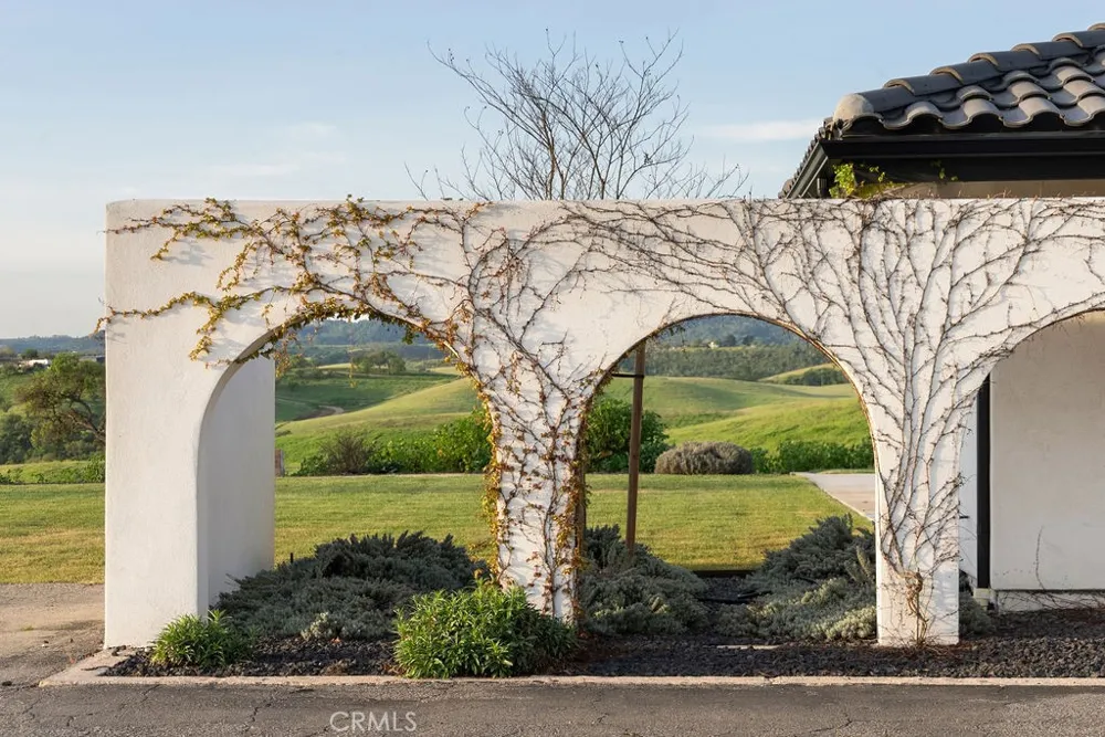 35 Wellsona Road Paso Robles, CA 93446