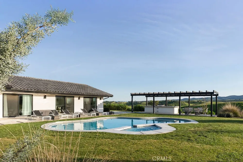 35 Wellsona Road Paso Robles, CA 93446