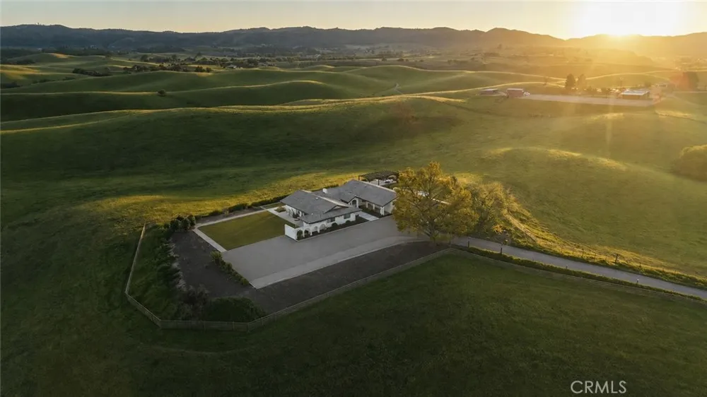 35 Wellsona Road Paso Robles, CA 93446
