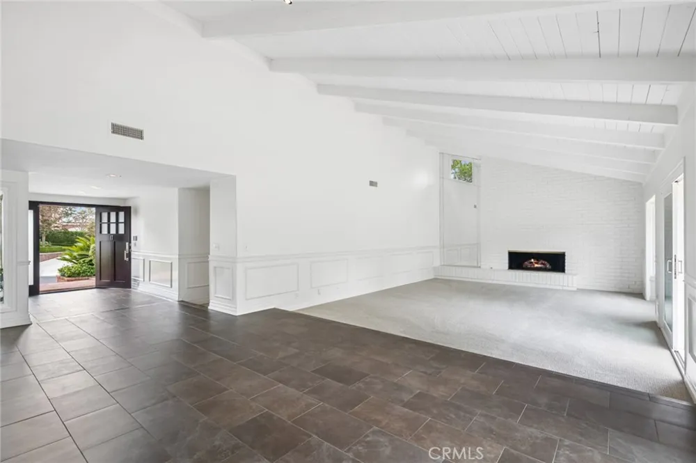 17 Pinehurst Newport Beach, CA 92660