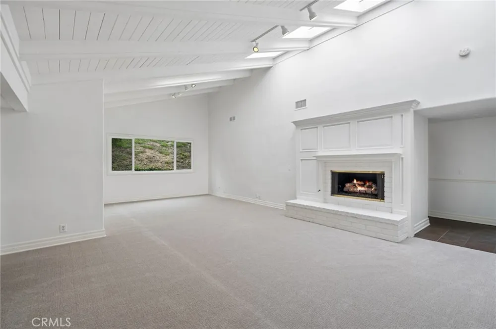 17 Pinehurst Newport Beach, CA 92660