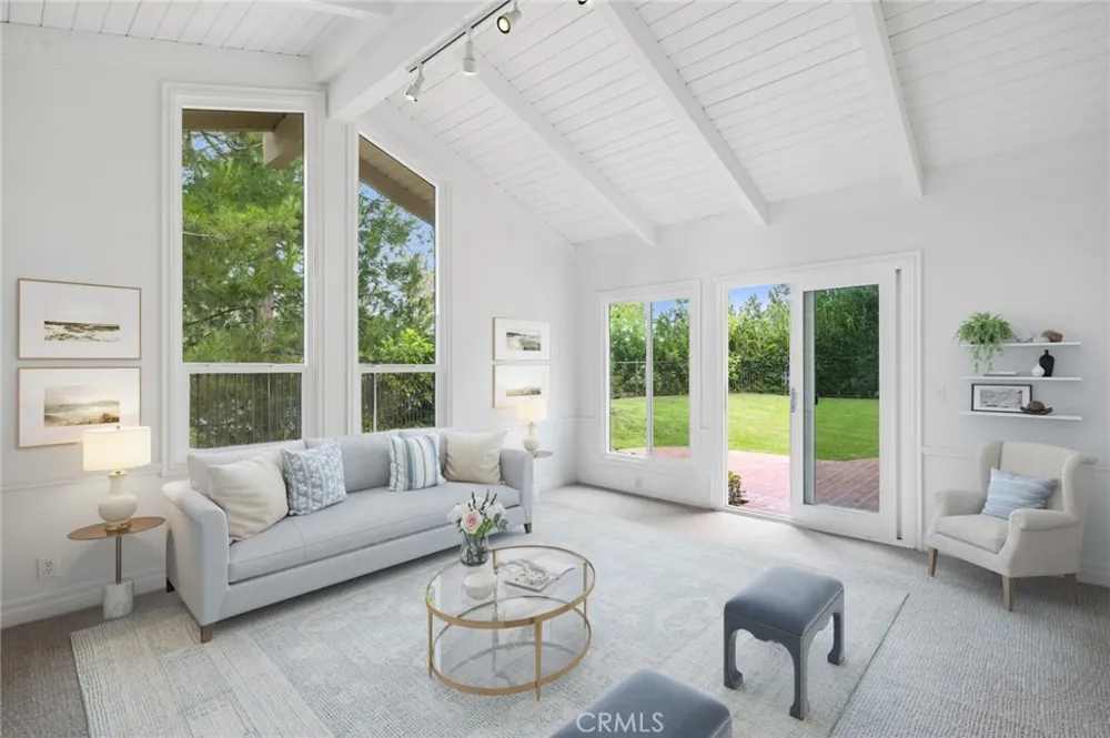 17 Pinehurst Newport Beach, CA 92660