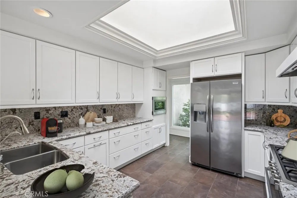 17 Pinehurst Newport Beach, CA 92660