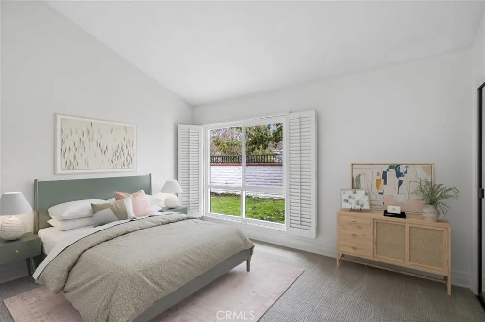17 Pinehurst Newport Beach, CA 92660