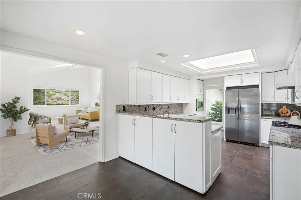 17 Pinehurst Newport Beach, CA 92660