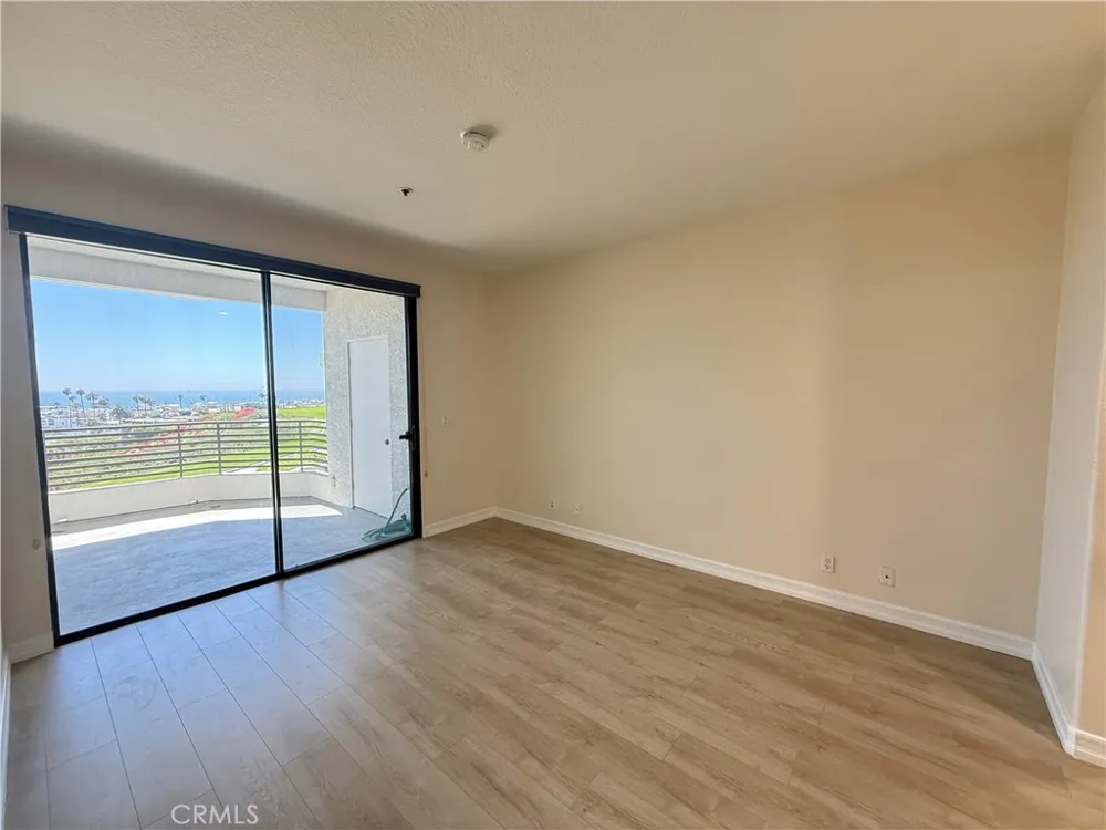 200 Paris #210 Newport Beach, CA 92663