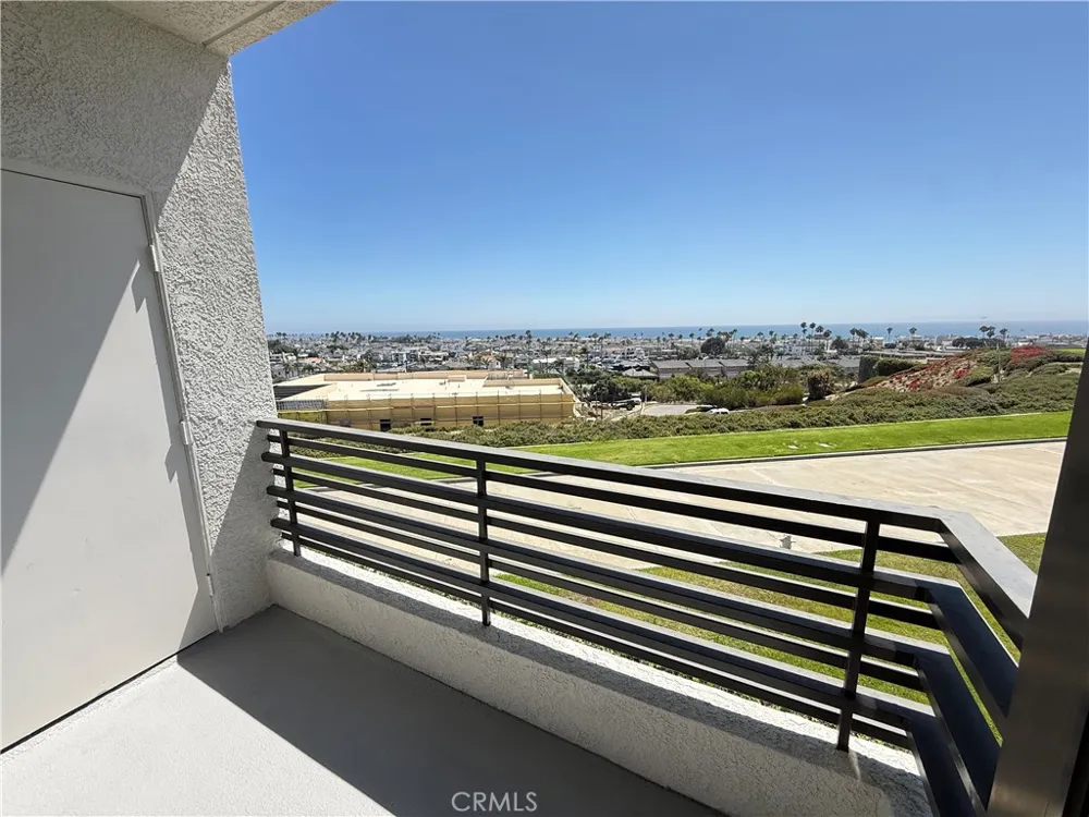 200 Paris #210 Newport Beach, CA 92663