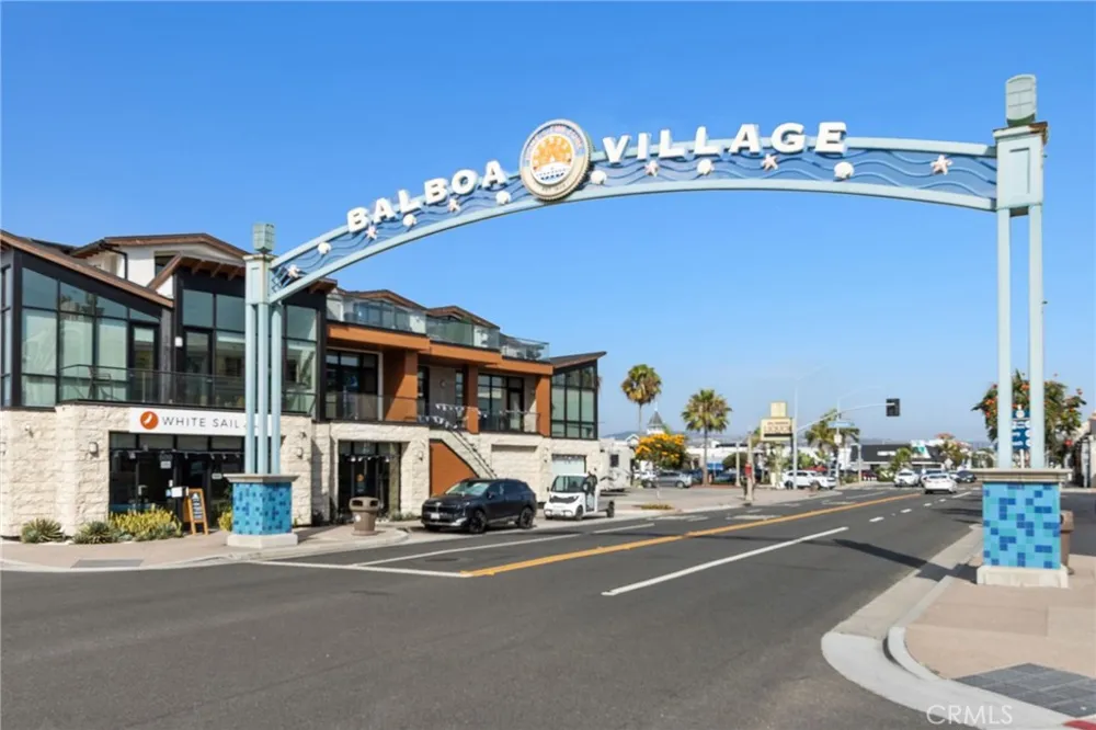 218 E Balboa #1/2 Newport Beach, CA 92661