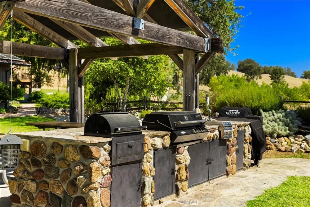 7172 Town Creek Paso Robles, CA 93446