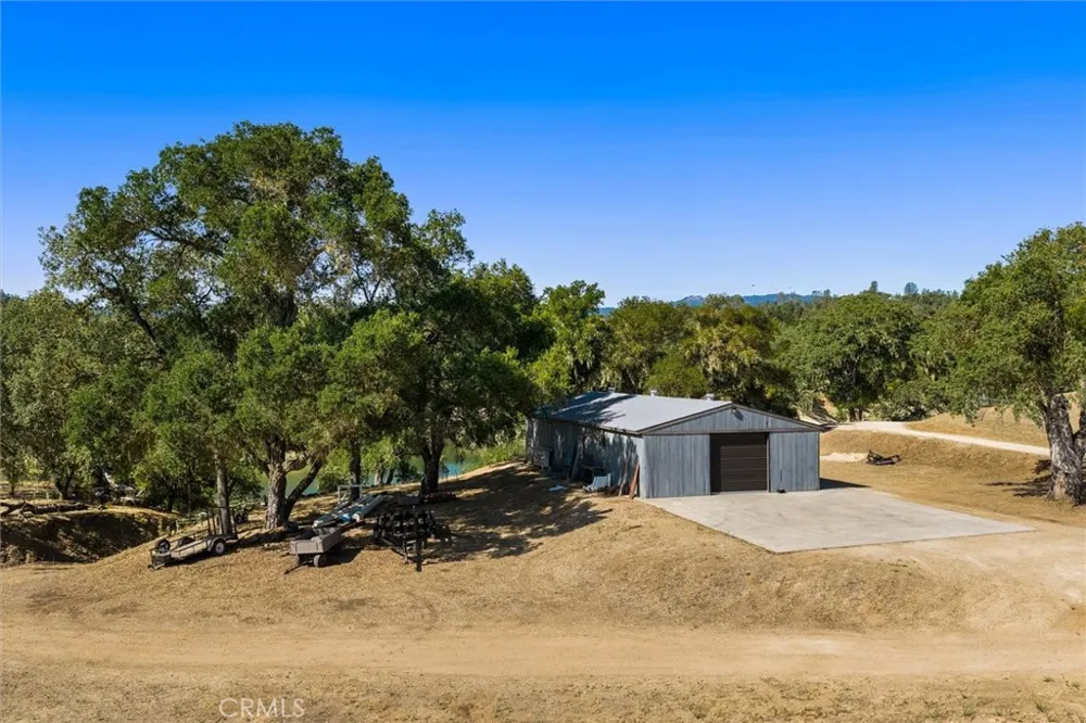 7172 Town Creek Paso Robles, CA 93446