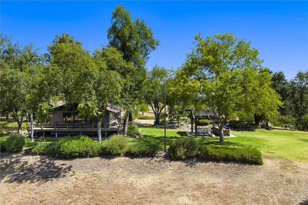 7172 Town Creek Paso Robles, CA 93446