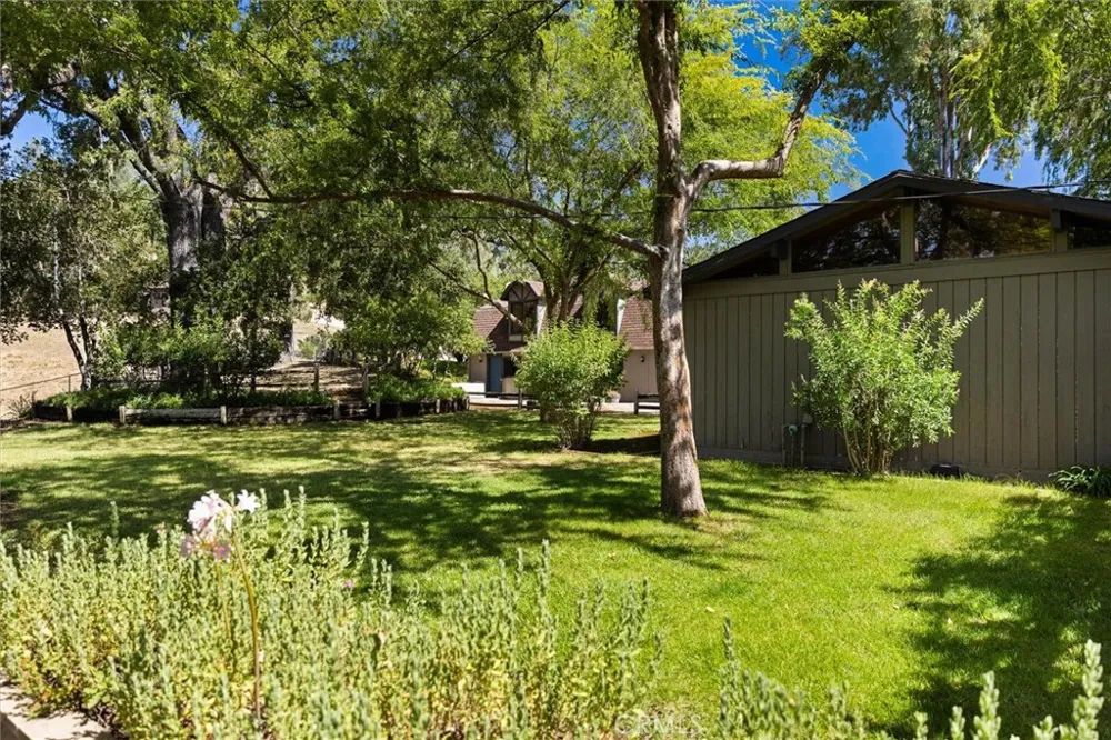 7172 Town Creek Paso Robles, CA 93446