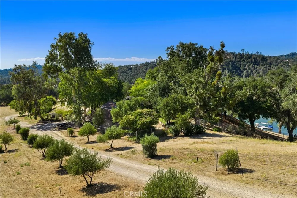 7172 Town Creek Paso Robles, CA 93446