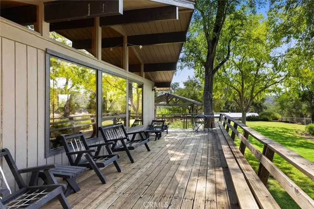 7172 Town Creek Paso Robles, CA 93446
