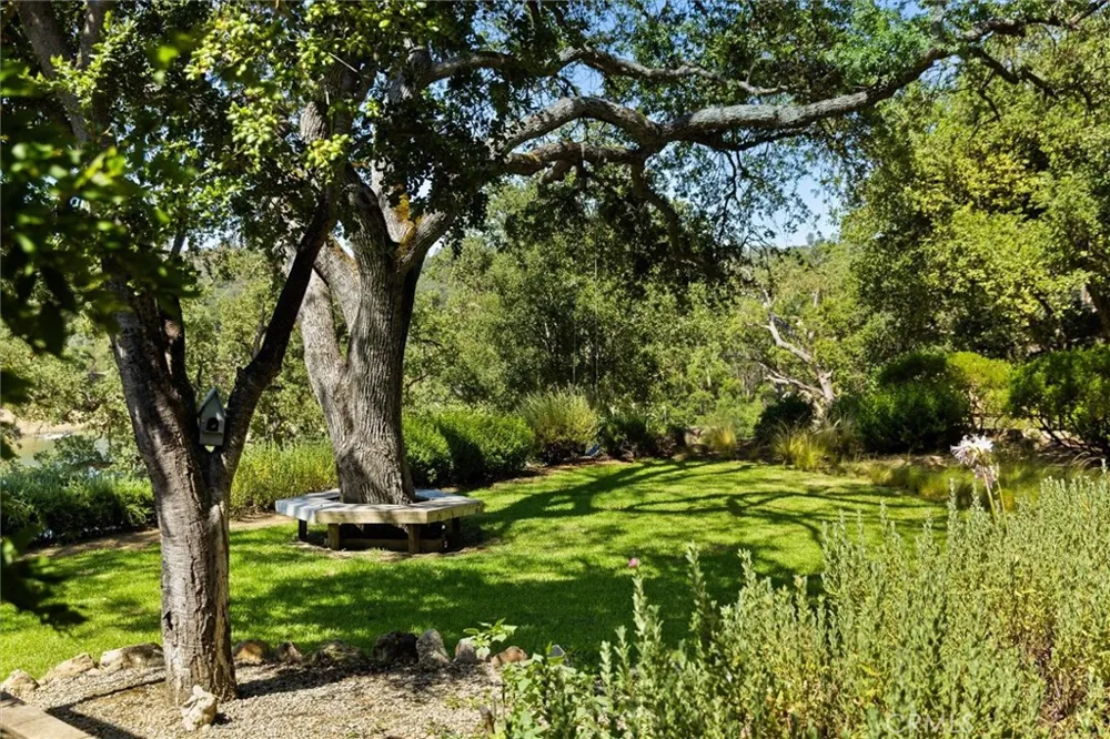7172 Town Creek Paso Robles, CA 93446