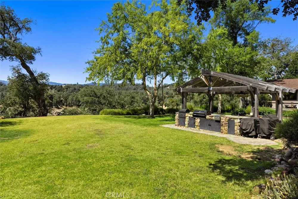 7172 Town Creek Paso Robles, CA 93446