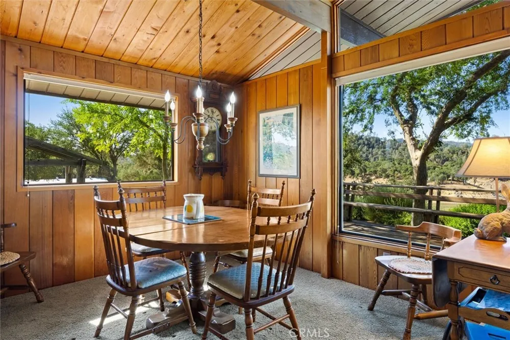 7172 Town Creek Paso Robles, CA 93446