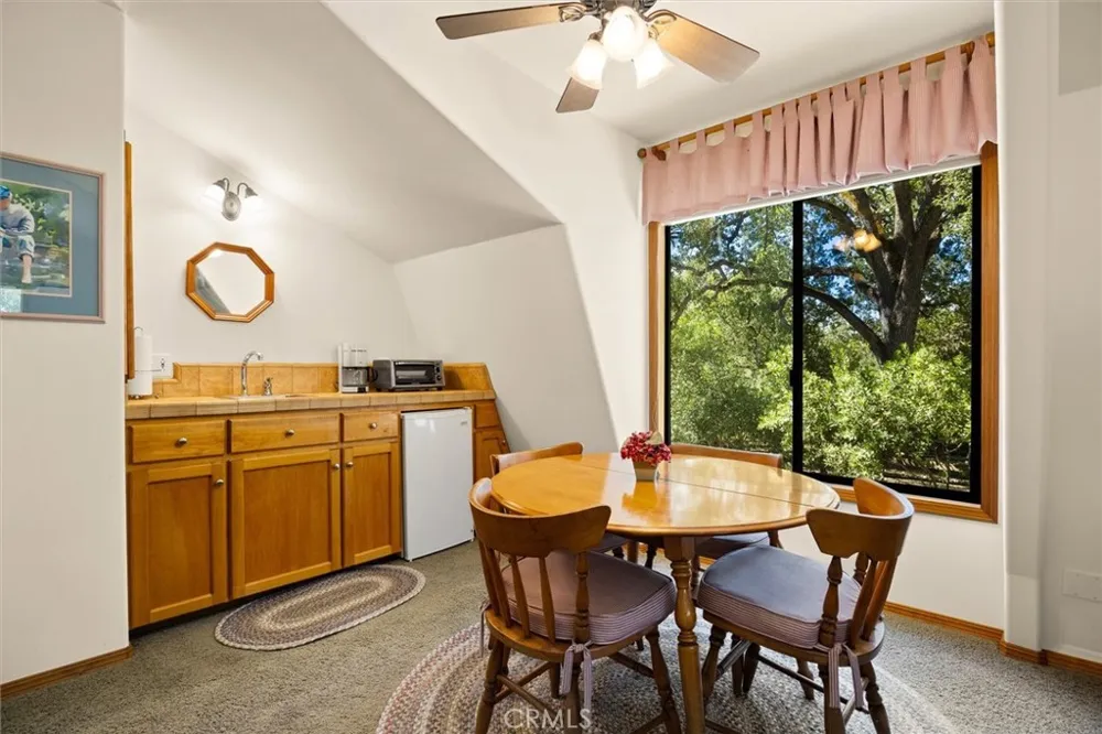 7172 Town Creek Paso Robles, CA 93446