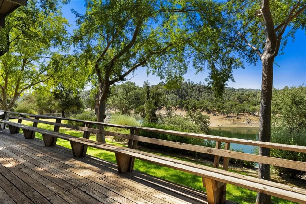 7172 Town Creek Paso Robles, CA 93446