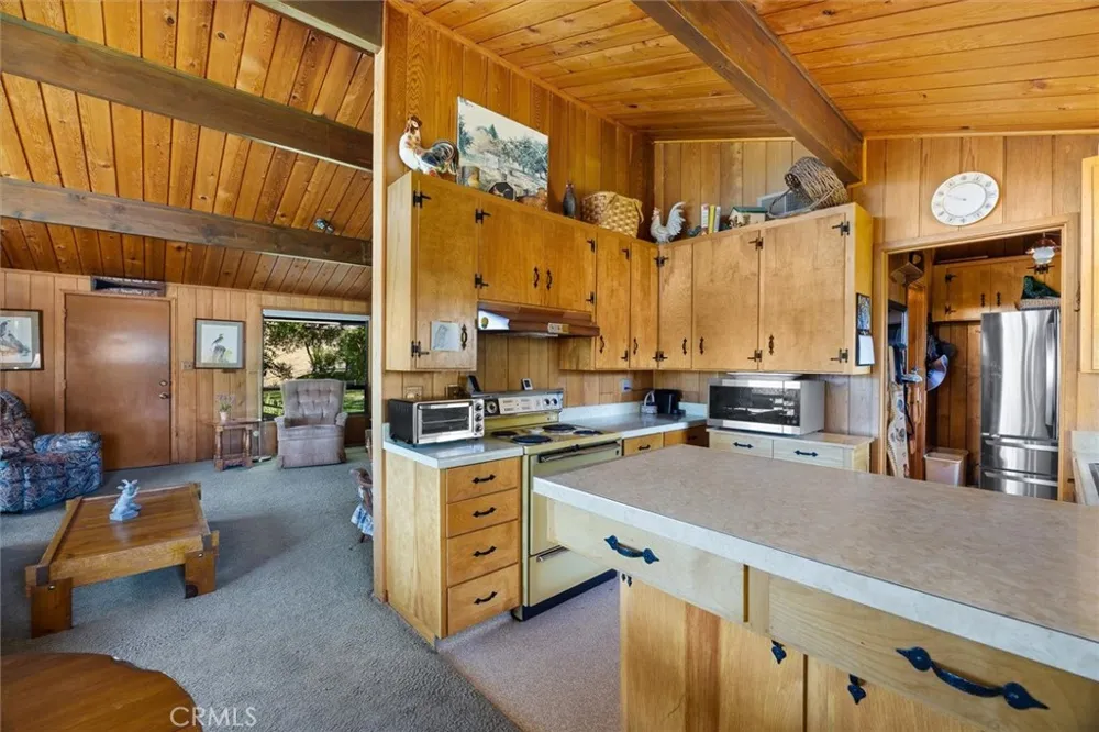 7172 Town Creek Paso Robles, CA 93446